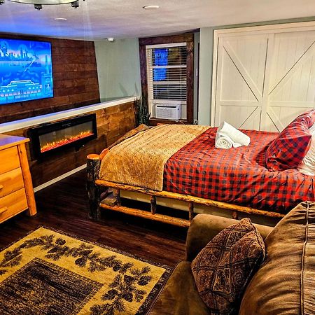 Private Cabin- Breakfast - Double Tub - 75In Tv - Sup - Washer Dryer - Bbq West Point Eksteriør billede
