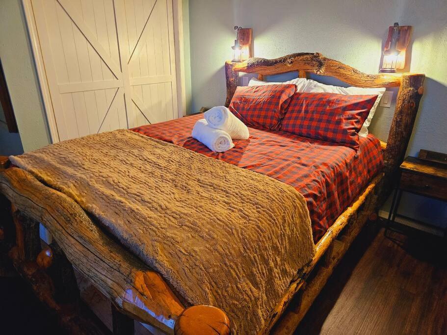 Private Cabin- Breakfast - Double Tub - 75In Tv - Sup - Washer Dryer - Bbq West Point Eksteriør billede