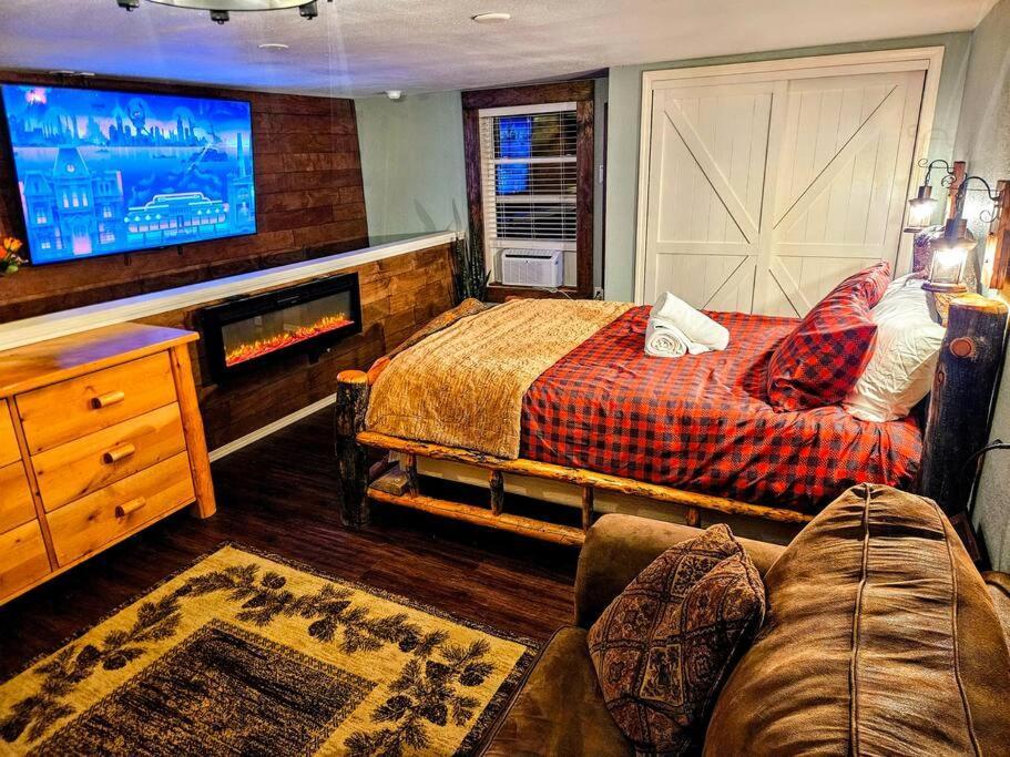 Private Cabin- Breakfast - Double Tub - 75In Tv - Sup - Washer Dryer - Bbq West Point Eksteriør billede